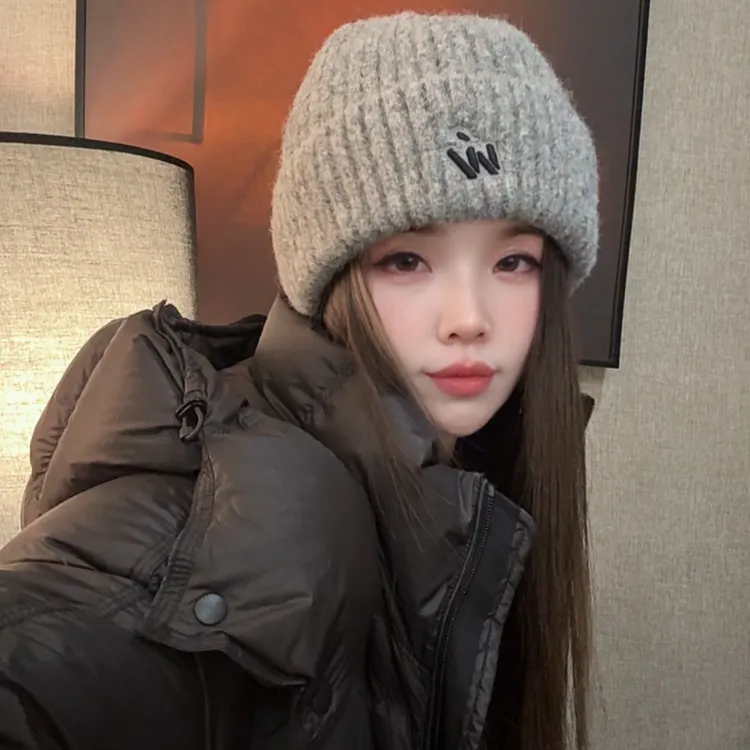 C56加绒加厚内加绒字母休闲风秋冬女针织帽短檐帽子百搭针织网红