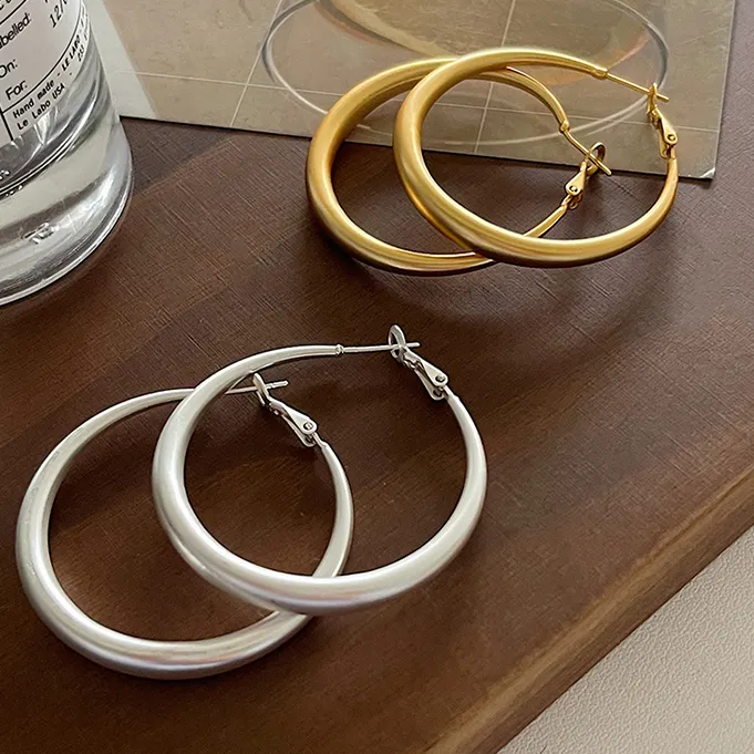 铜合金耳饰 哑光素圈耳环大圈圈耳饰女简约高级感金色气质耳钉ins