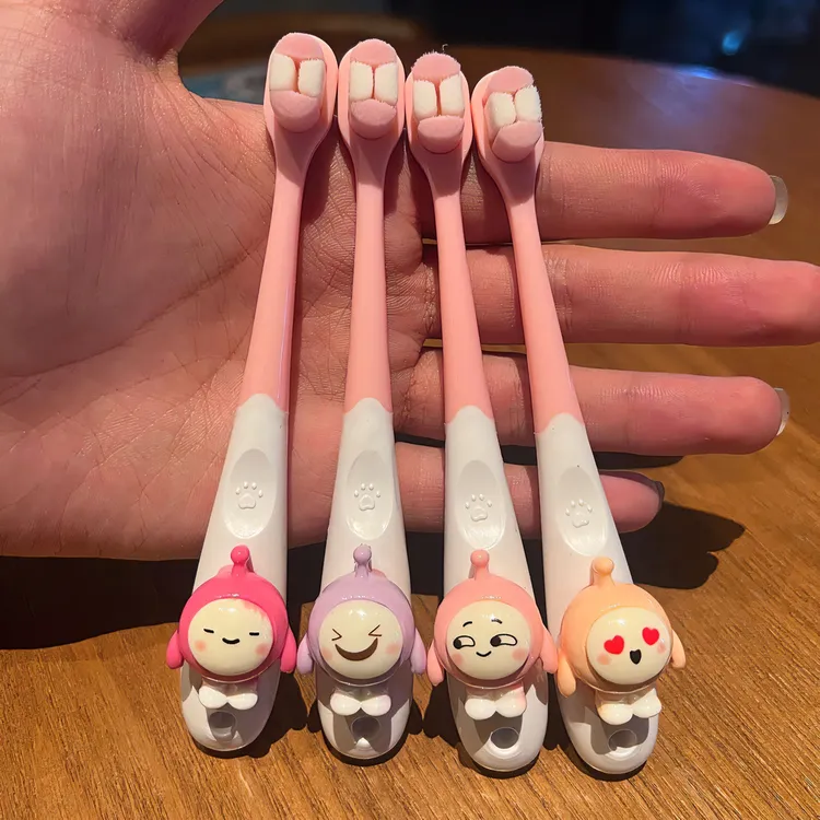 【4支】万毛刷可爱卡通diy蛋宝儿童软毛牙刷男女宝宝2-10岁护龈刷