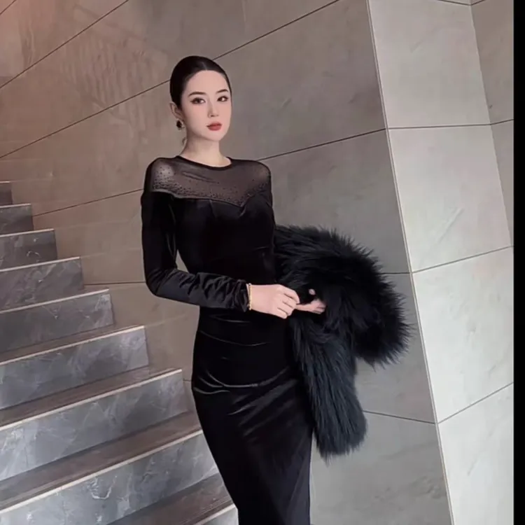 御姐范网纱拼接设计修身长袖连衣裙冬季女装法式黑色收腰包臀长裙