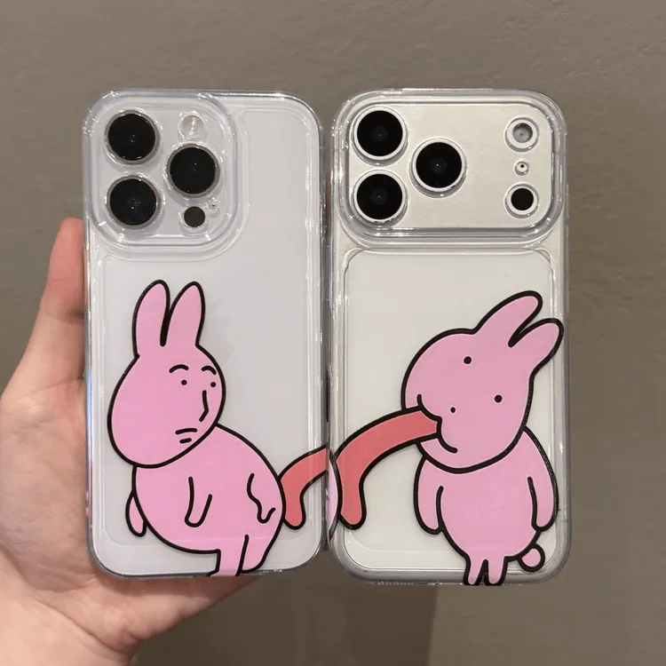卡通搞怪粉兔子情侣手机壳适用苹果17p太空壳16promax小米15华为