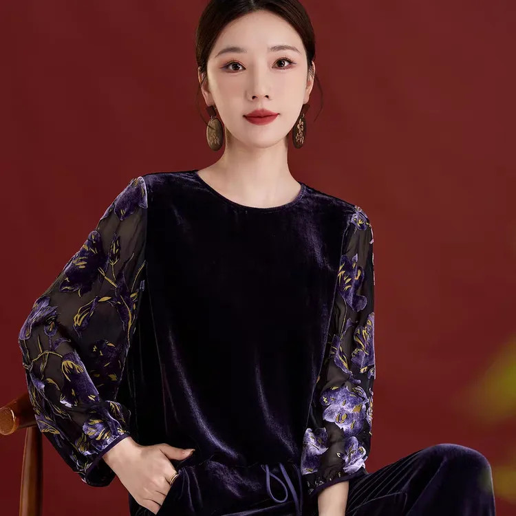 杭州轻奢真丝丝绒烧花上衣女气质宽松显瘦妈妈桑蚕丝圆领春秋小衫