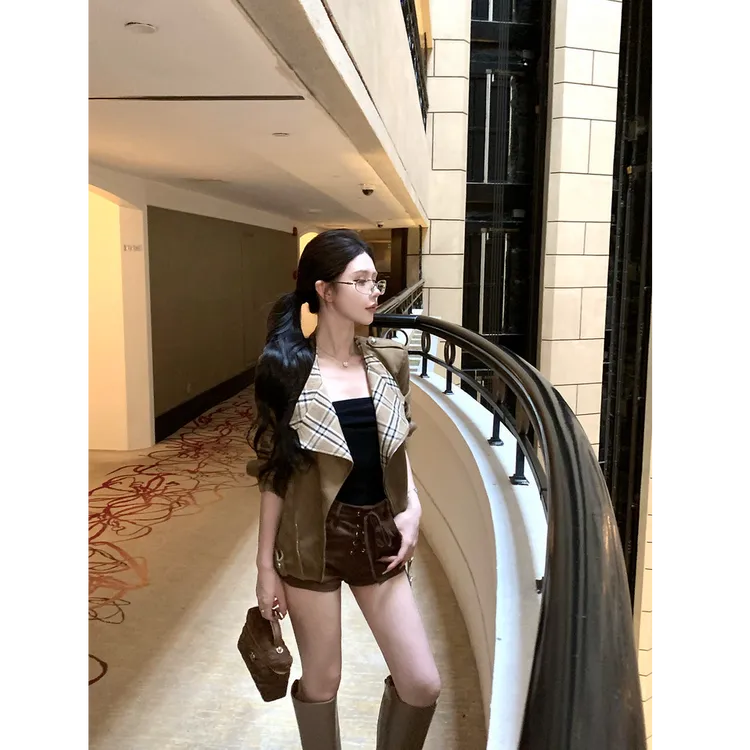【英区留子】秋冬氛围感复古格纹翻领短款显瘦机车外套女