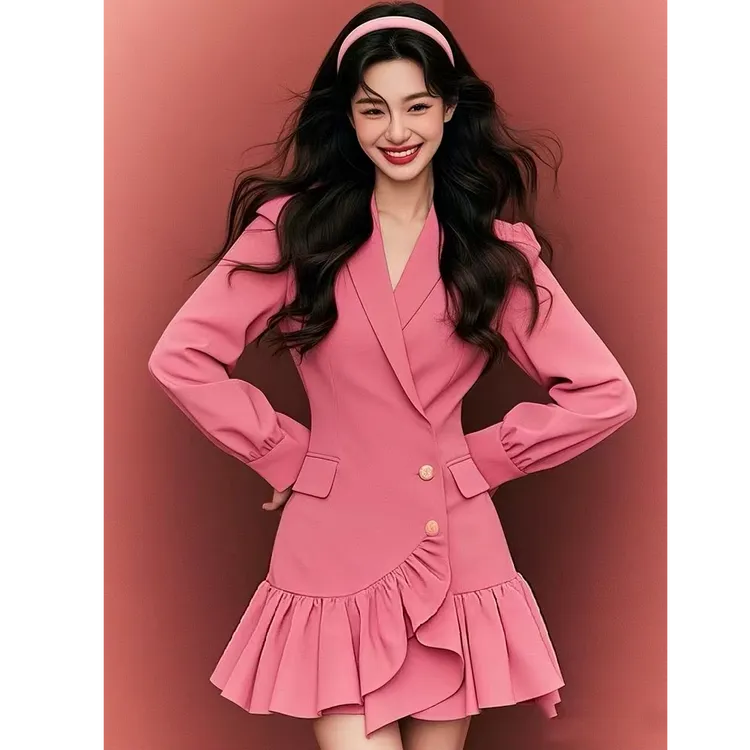 法式春季高级感小个子显瘦时尚粉红色下摆褶皱拼接连衣裙名媛