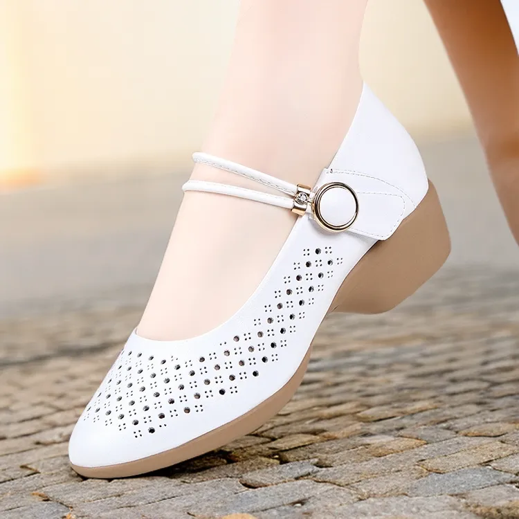 白色镂空单鞋真皮软底舒适舞蹈鞋透气妈妈鞋女广场橡胶大底不累脚