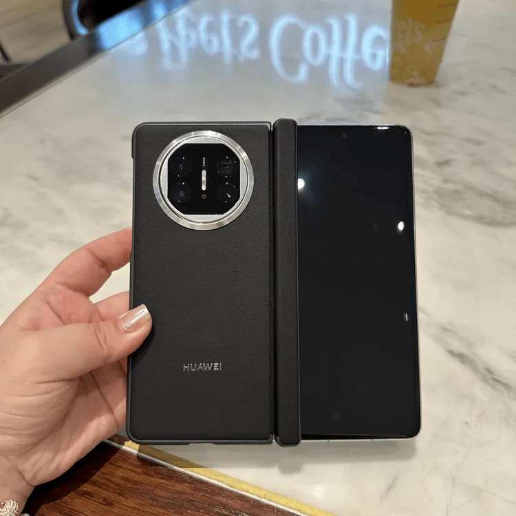 适用华为Matex5真皮磁吸中轴保护壳Matex6华为手机壳全包黑色轻奢