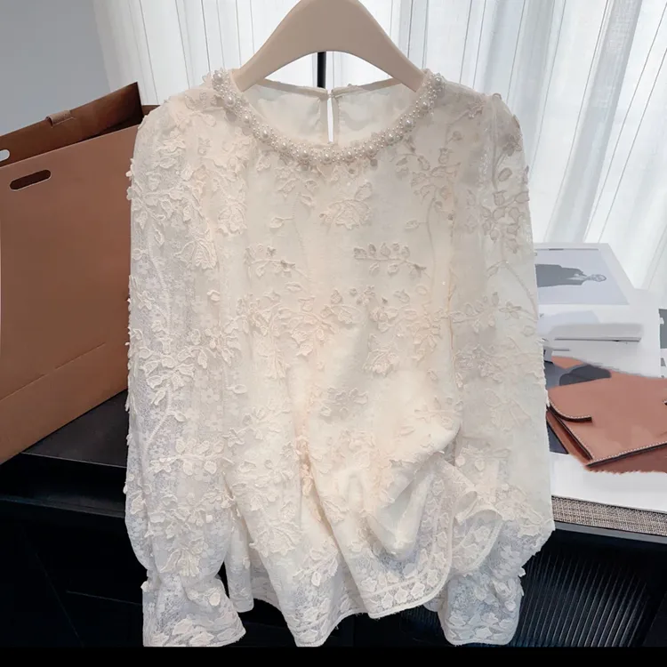 设计感法式轻奢蕾丝打底衫女2025春季新款纯色重工气质长袖衬衫