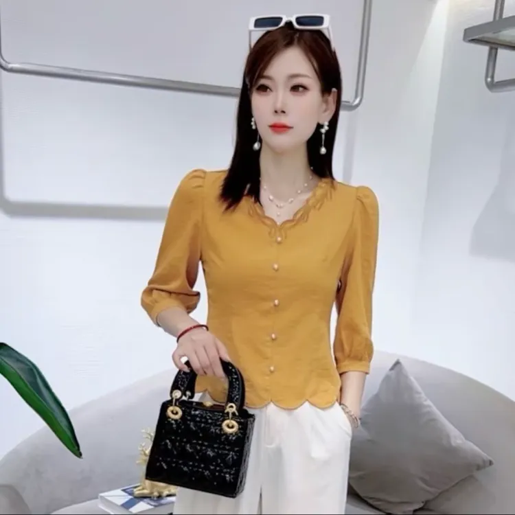 时尚七分袖设计感刺绣花边衬衫女早秋新款洋气小个子宽松百搭上衣