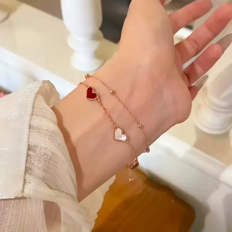 铜合金手链 复古红爱心双层叠戴手链女小众气质手饰百搭高级配饰