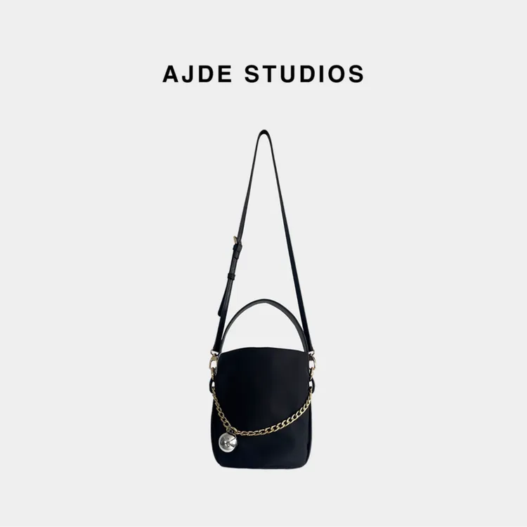 AJDE|啦达小水桶包 01