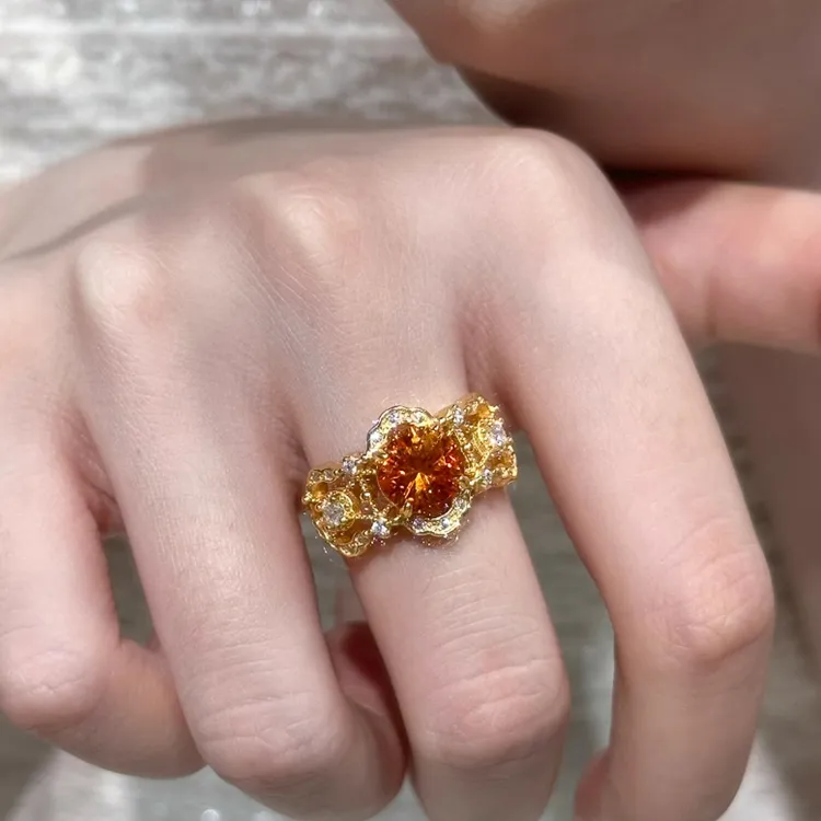 铜合金戒指 中古vintage显白橙色锆石镂空点钻戒指精致轻奢指环