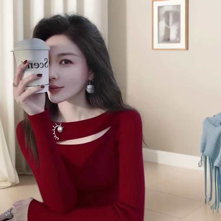 法式慵懒氛围感红色镂空针织打底衫女秋冬内搭高级感修身显瘦上衣