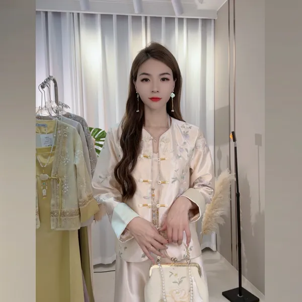 水仙秋季上新新中式中国风直襟常规款长袖蝴蝶刺绣重工上衣提花