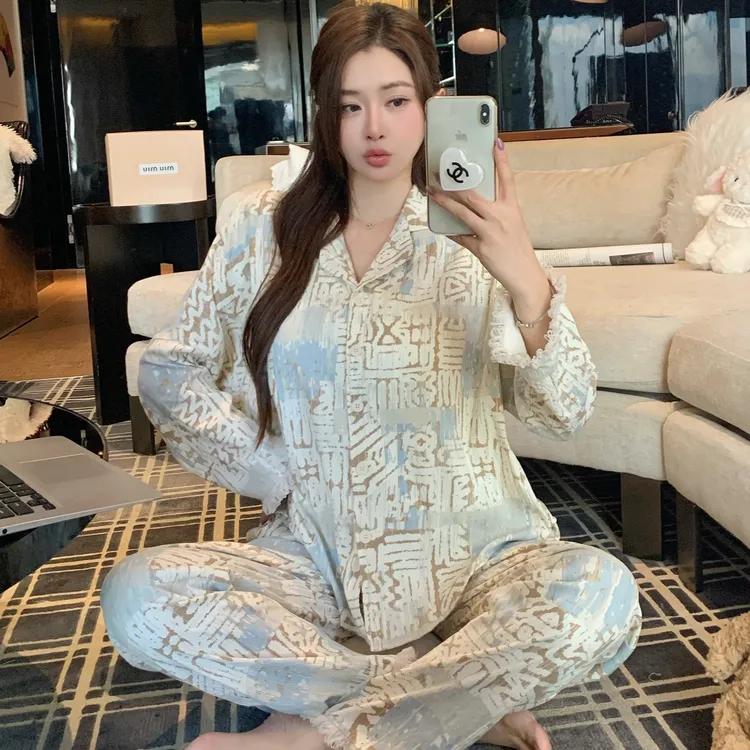 2025新款春秋季泡泡绵女士长袖长裤睡衣可外出小众家居服套装