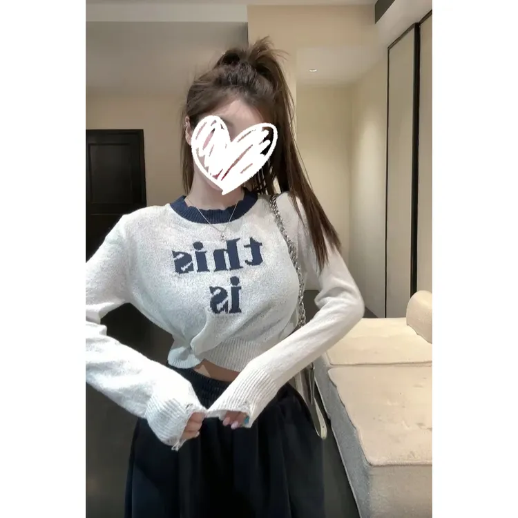 2025秋季新款韩系撞色字母斜扣针织衫女设计感时尚修身显瘦上衣潮