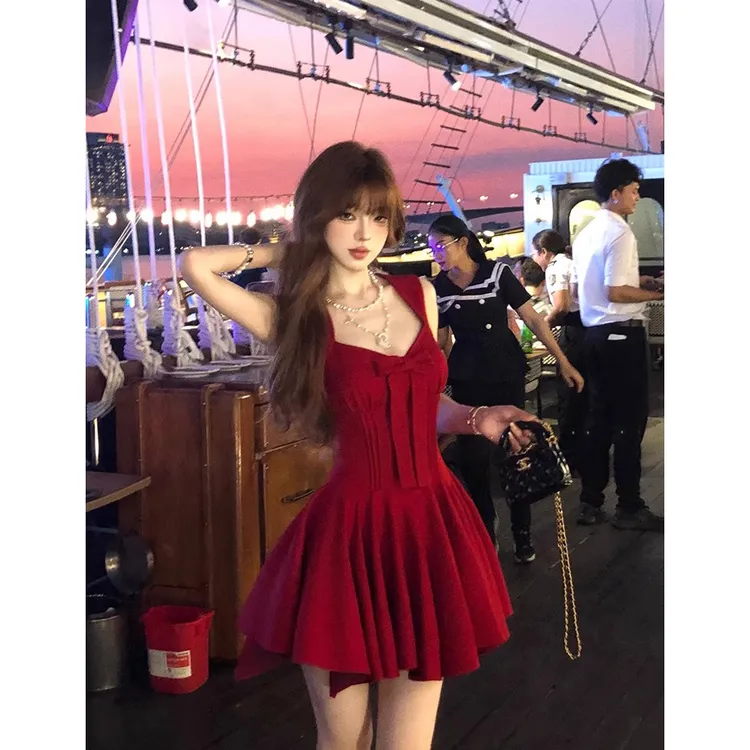 2025夏季新款复古法式辣妹吊带连衣裙女ins收腰小众显瘦A字短裙子