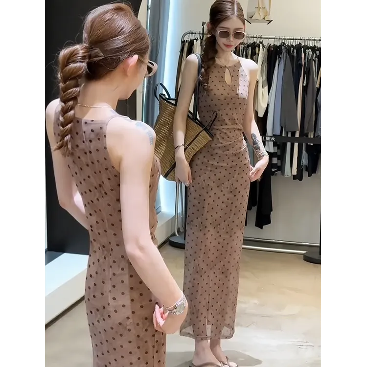 设计感连衣裙女2025夏季新款法式气质收腰显瘦波点无袖中长款裙子