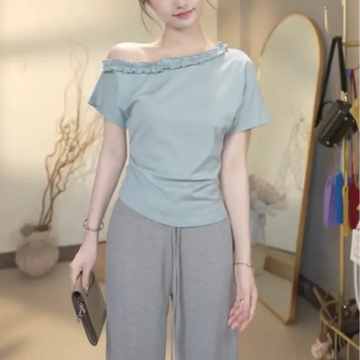 韩系木耳边斜肩领口通勤抗起球T恤夏季新款收腰设计纯欲百搭上衣