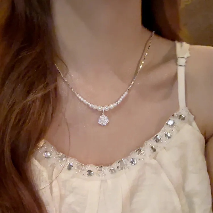 铜合金仿珍珠项链 夏日轻奢碎银珍珠花朵项链女气质颈链锁骨链