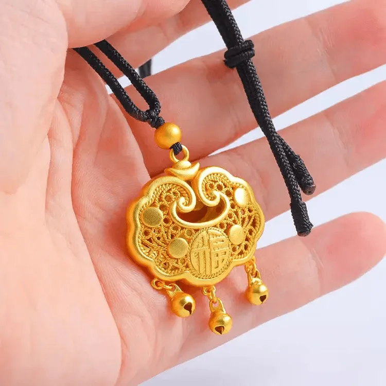 【中囯珠宝】18k金色福字安锁男女项链编织绳镀金吊坠长命锁