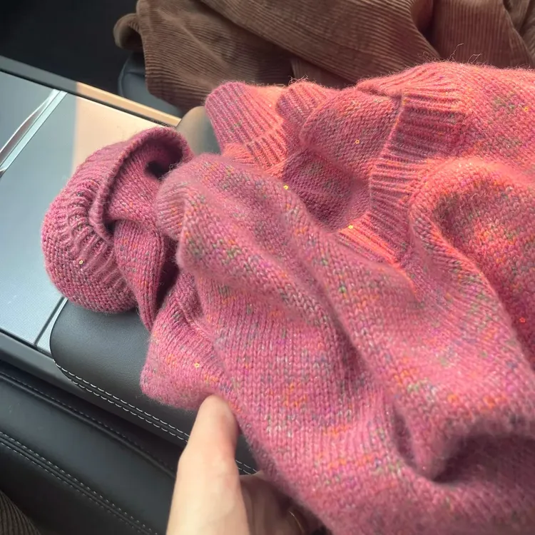 韩系简约圆领长袖针织衫女2025秋冬新款宽松软糯百搭彩线套头毛衣