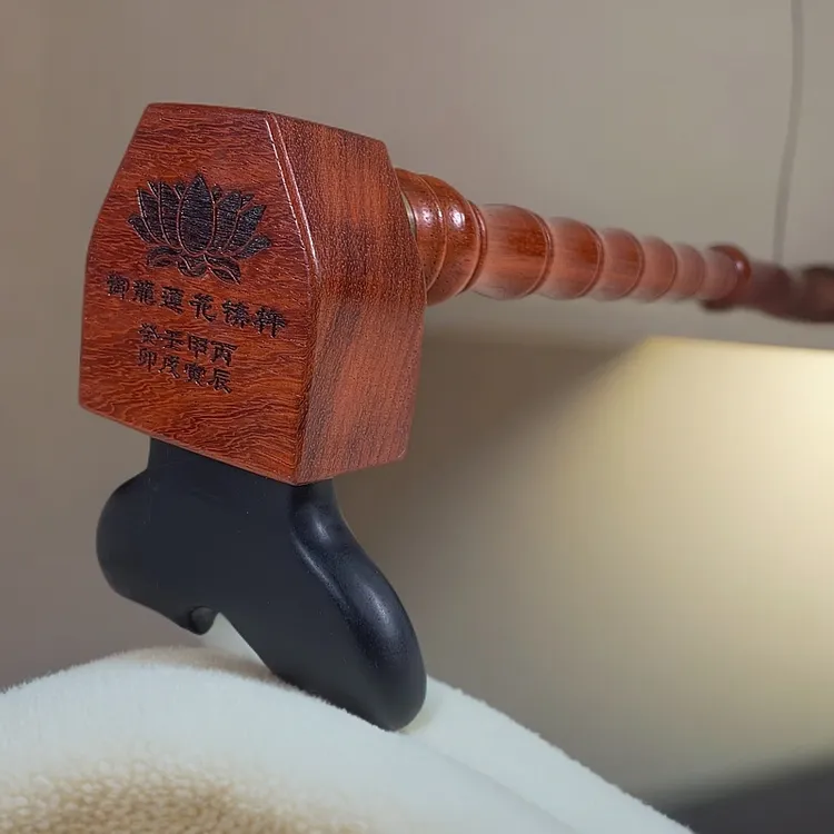 御龙堂砭石加热刮痧按摩器鹿角弯杵铜套款砭石按摩器鹿角红