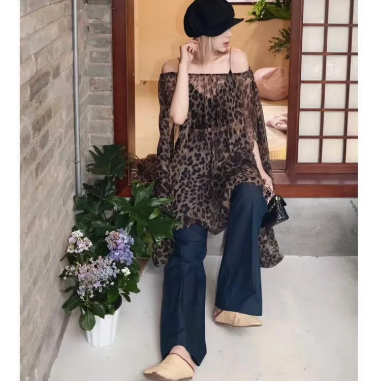 2025夏季新款豹纹斗篷宽松弛感飘逸上衣海边度假时尚套头防晒衫