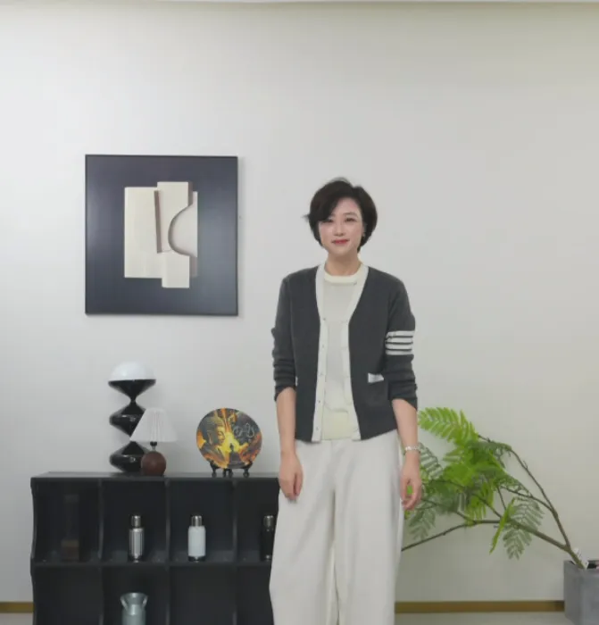 【U.M】狗子V领羊毛针织开衫毛衣经典保暖