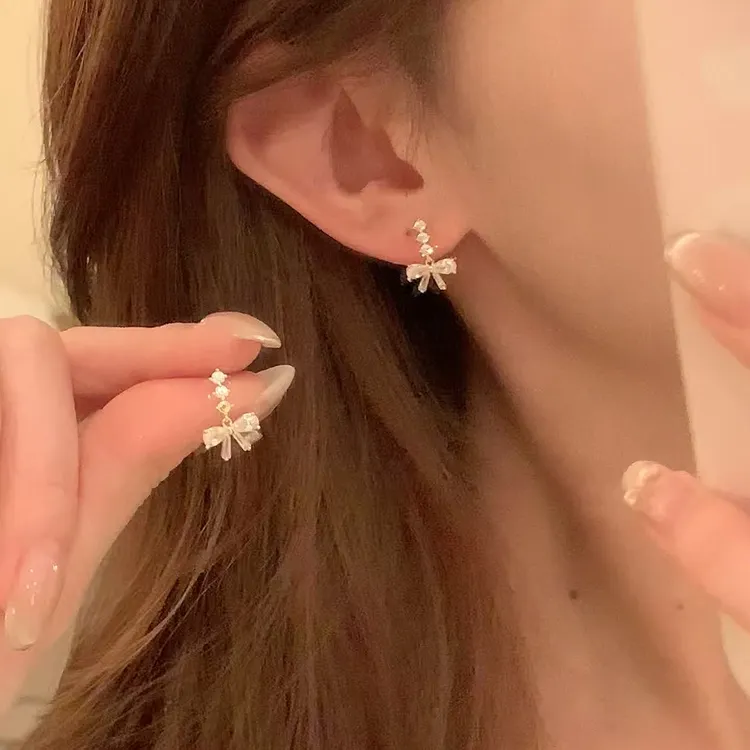 铜合金锆石耳饰 秋冬韩系闪锆蝴蝶结耳环女气质高级感耳针耳饰