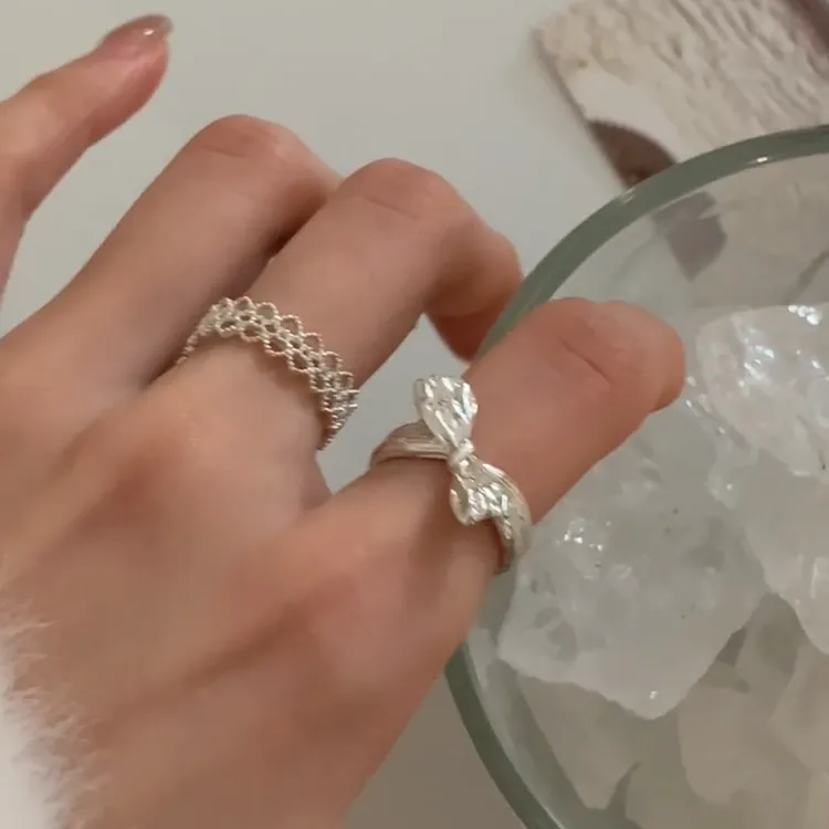 气质百搭纹理感蝴蝶结戒指女蕾丝花边食指戒甜美开口可调节超仙