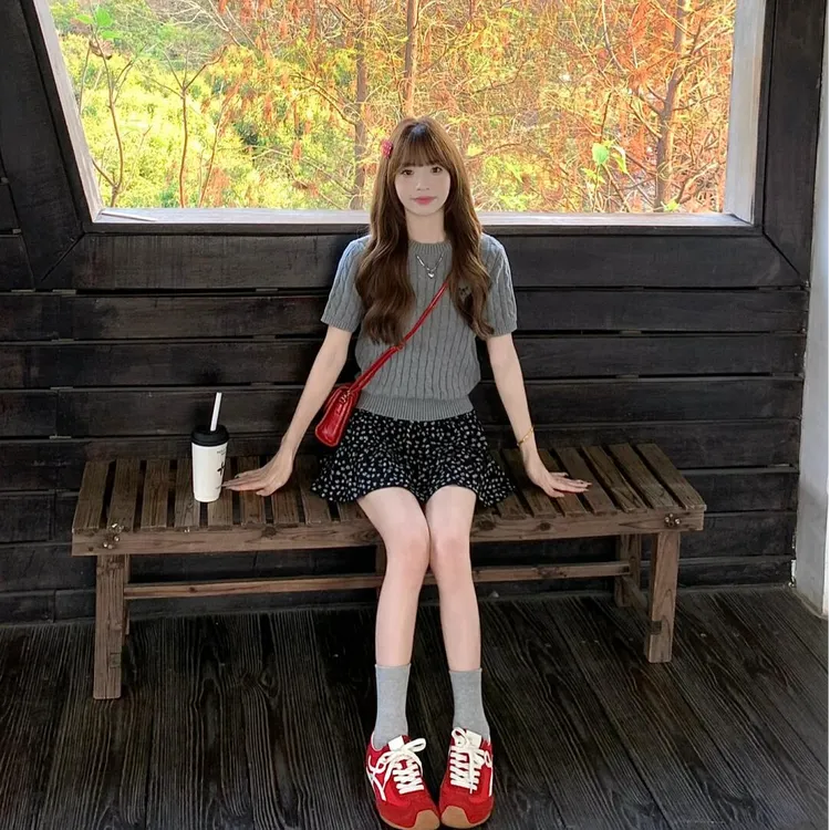 2025夏季新款时尚小众炸街高级感女装上衣设计感气质百搭休闲短裙