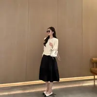 山茶步 法式花瓣拼接圆领慵懒风高级感上衣