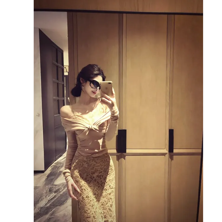 2025秋冬新款纯欲性感温柔风绝美蕾丝高腰裙性感打底衣两件套装