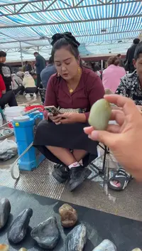 未镶嵌和田玉（糖玉）挂件和田玉