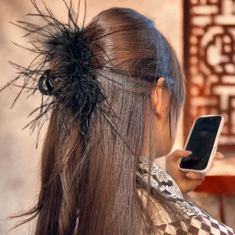 秋冬新款四倍毛量黑色羽毛抓夹饰品