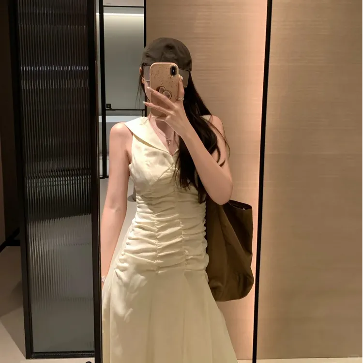 海边旅游度假风法式气质V领褶皱收腰优雅女士夏季连衣裙显瘦纯欲