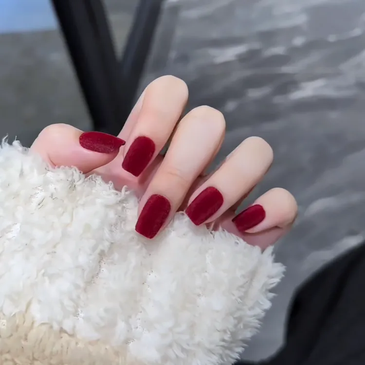 【酒红丝绒】秋冬丝绒显白穿戴甲片2025新款高级感新年指甲片可拆卸