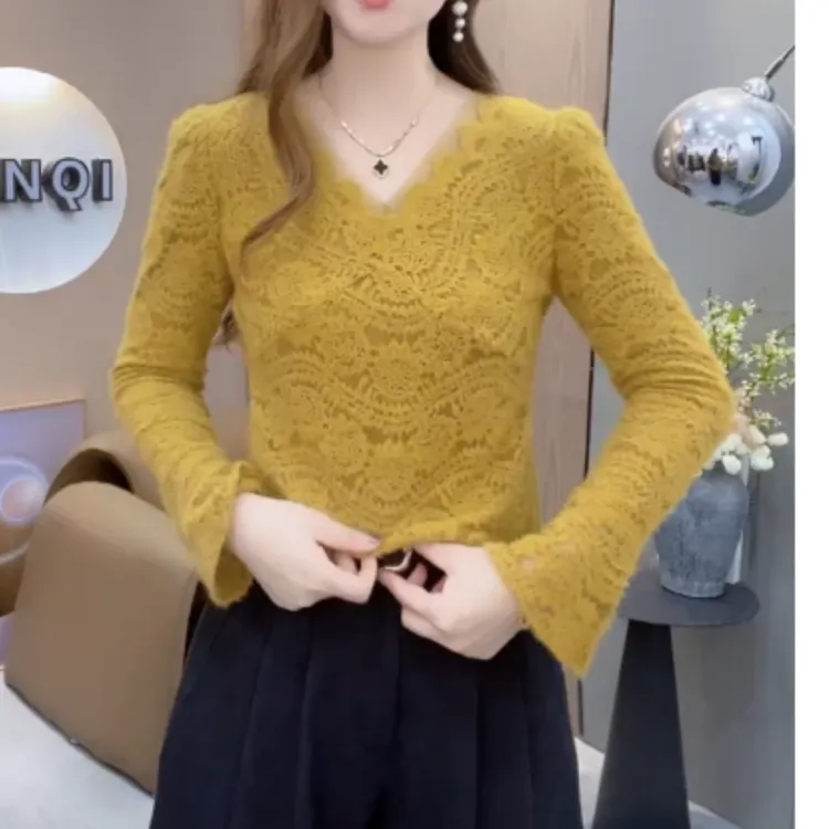 法式V领磨毛蕾丝冬季新款洋气修身显瘦减龄百搭气质上衣LK2508415