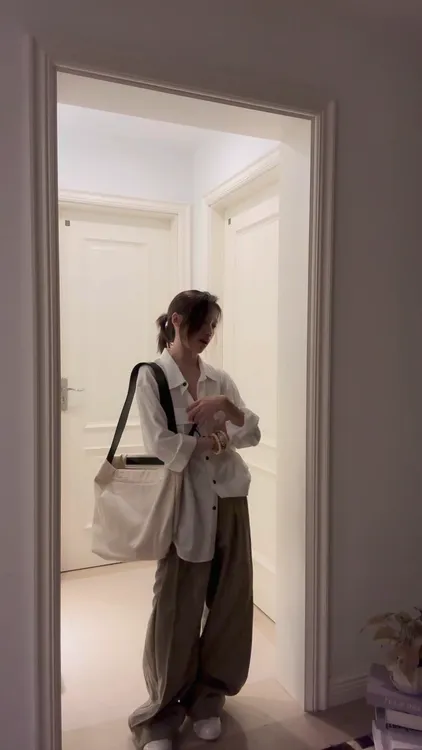 2025夏季新款时尚打底衬衫气质显瘦宽松洋气休闲百搭辣妹外穿上衣