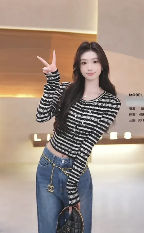 2025新款韩版设计感重工提花显瘦百搭短款柔软舒适开衫上衣