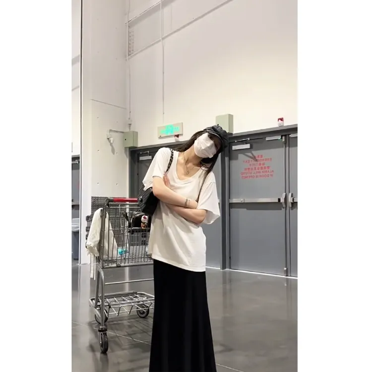 2025夏季新款宽松显瘦白色V领T恤上衣女时尚高腰半身裙套装