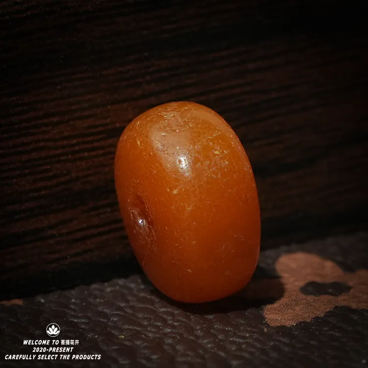 藏式（烤色）蜜蜡随形扣子