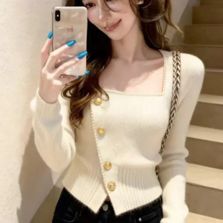 法式轻奢方领金属纽扣针织开衫女秋冬季小香风漂亮高级感短款上衣