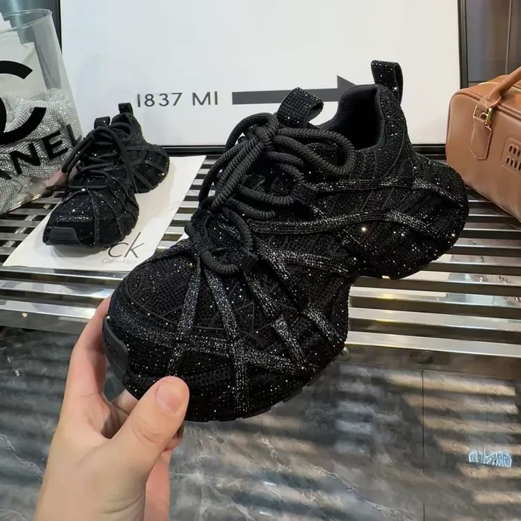 A.M艾墨儿2025年新款巴黎升级款绑带重工水钻名媛风老爹鞋