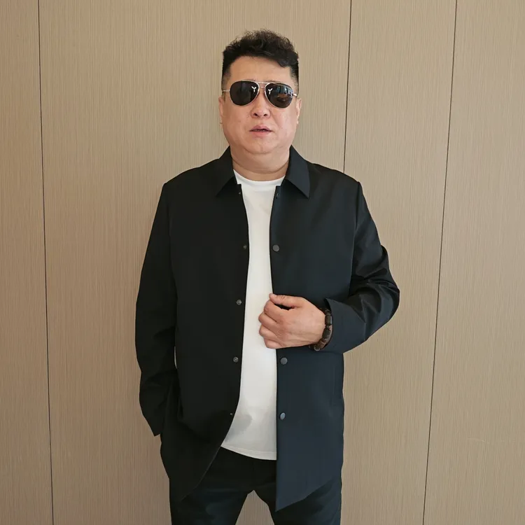 男士加肥加大时尚简约翻领春季男商务休闲风衣大码男装纯色长袖KP