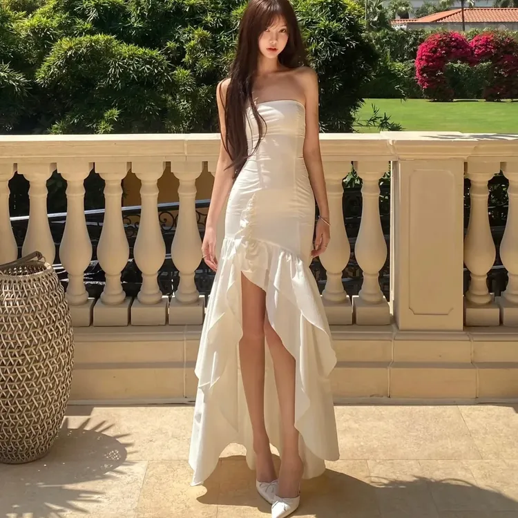 设计性感辣妹气质一字肩抹胸连衣裙女夏季不规则海边度假长裙子
