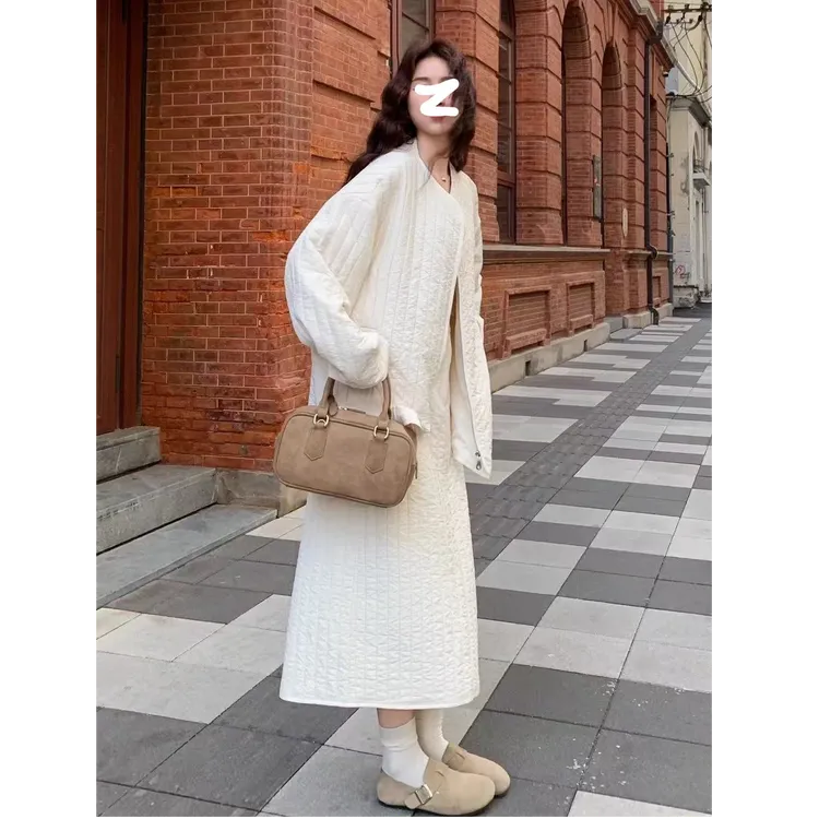 时髦高级感白色加厚上衣半身裙两件套2025新款冬季减龄氛围感套装