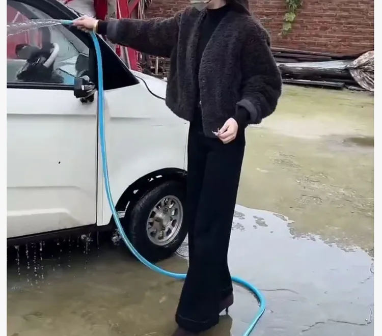 时尚潮流百搭精品女装dgd6812