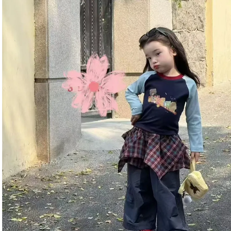 女童套装2025秋季新款小熊拼接长袖格子屁帘工装裤两件套