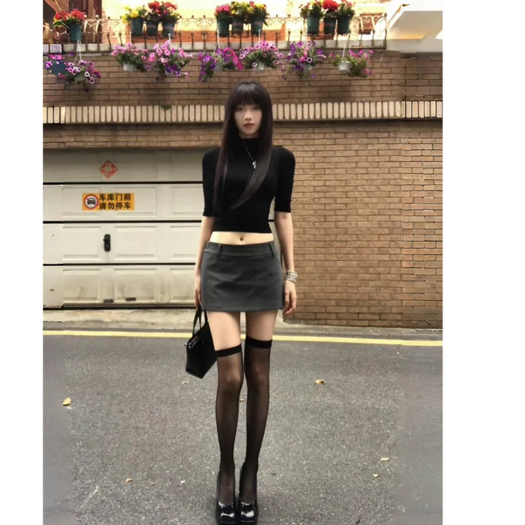 半高领中袖T恤女黑色辣妹低腰短裙女设计感纯欲短款裙裤套装女